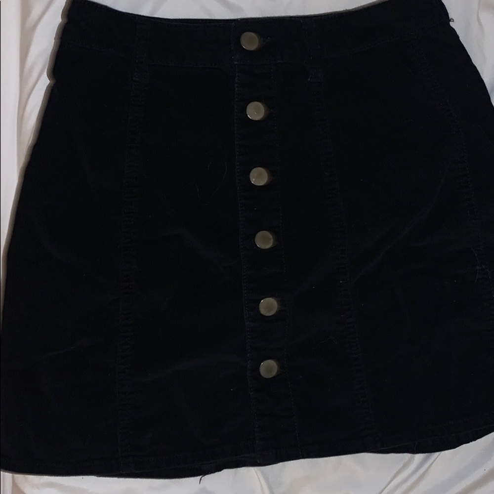 Black corduroy buttoned skirt